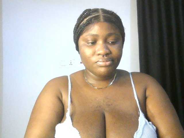 Hotchocolatee191 online show from August 2, 11:06 am