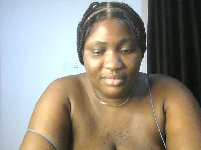 Hotchocolatee191 online show from August 3, 2:07 am