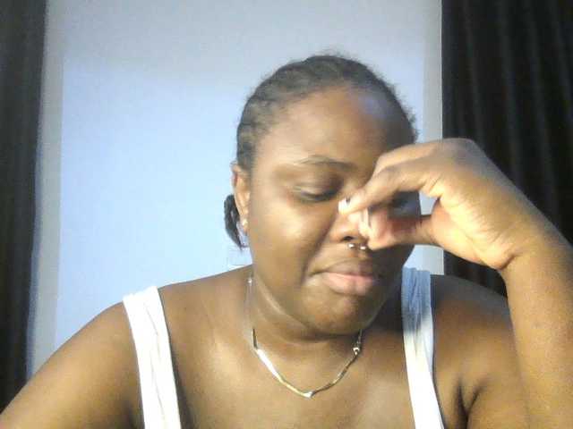 Hotchocolatee191 online show from August 4, 9:01 pm