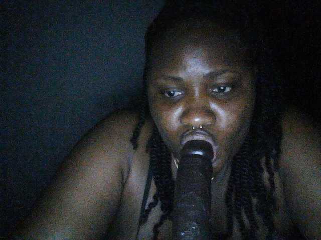 Hotchocolatee191 online show from August 9, 1:06 am