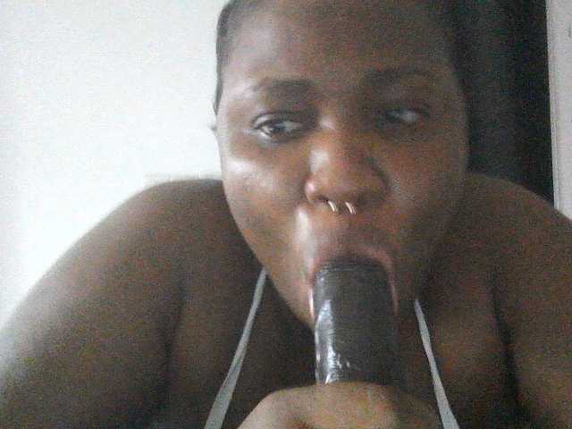 Hotchocolatee191 online show from August 9, 3:57 pm