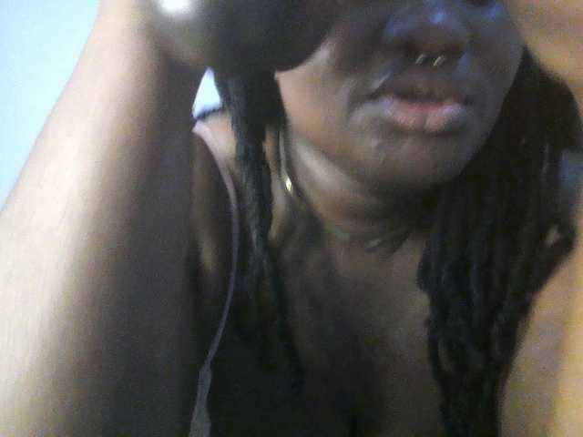 Hotchocolatee191 online show from August 14, 2:04 am