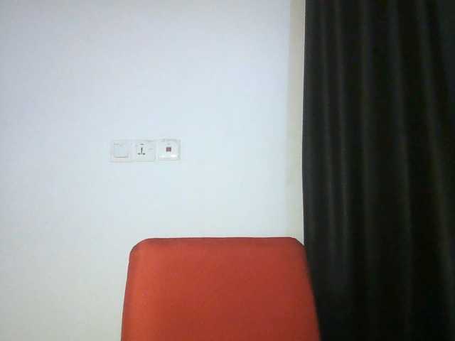 Hotchocolatee191 online show from August 14, 4:16 am