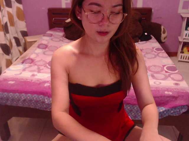 HottieAnne online show from March 6, 8:33 am
