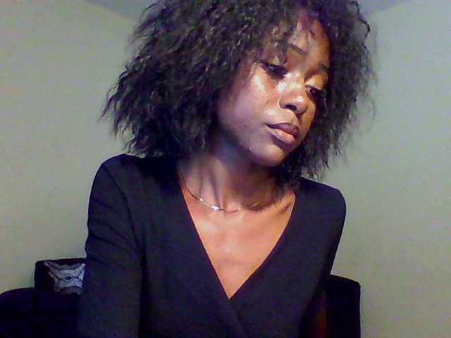 Hunnybee online show from May 1, 10:58 pm