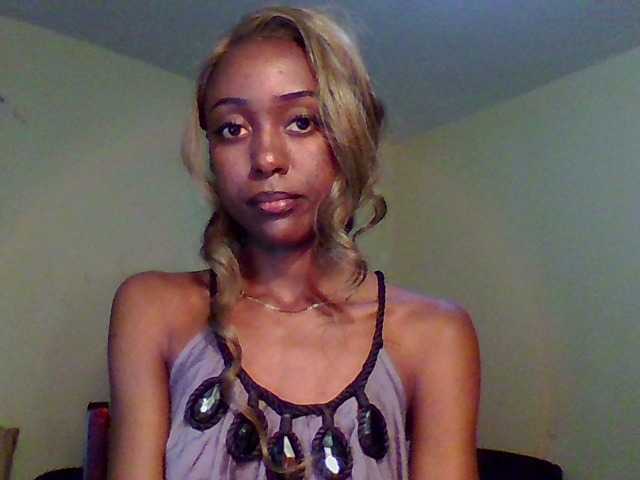Hunnybee online show from May 20, 2:34 am