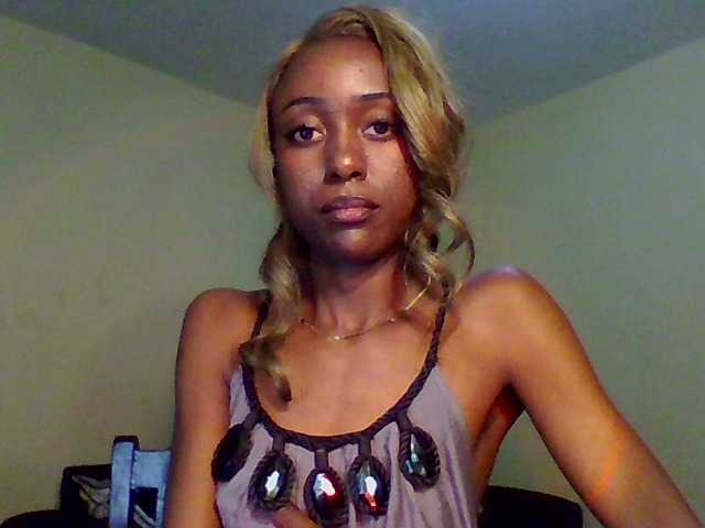 Hunnybee online show from May 25, 10:43 pm