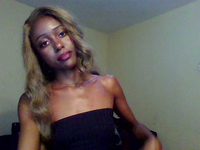 Hunnybee online show from May 26, 10:44 pm