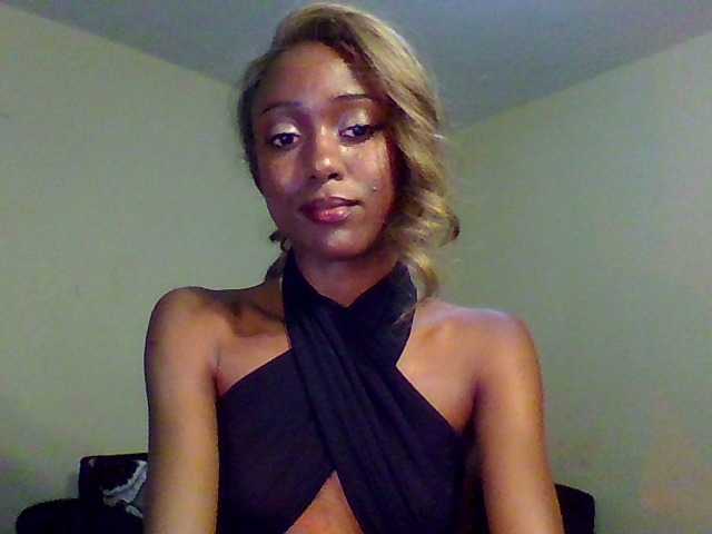 Hunnybee online show from May 27, 11:56 am