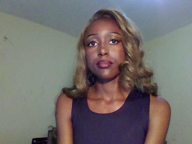 Hunnybee online show from July 10, 9:04 am