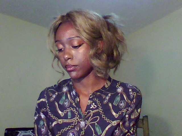 Hunnybee online show from July 26, 3:44 am