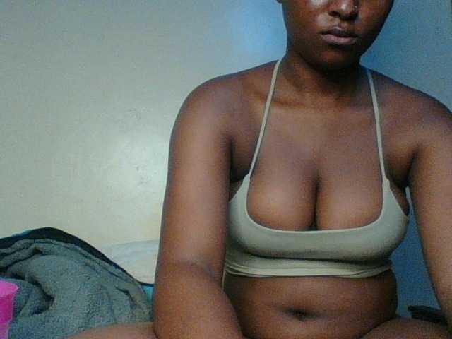 Hunnybloom online show from August 10, 2:40 pm