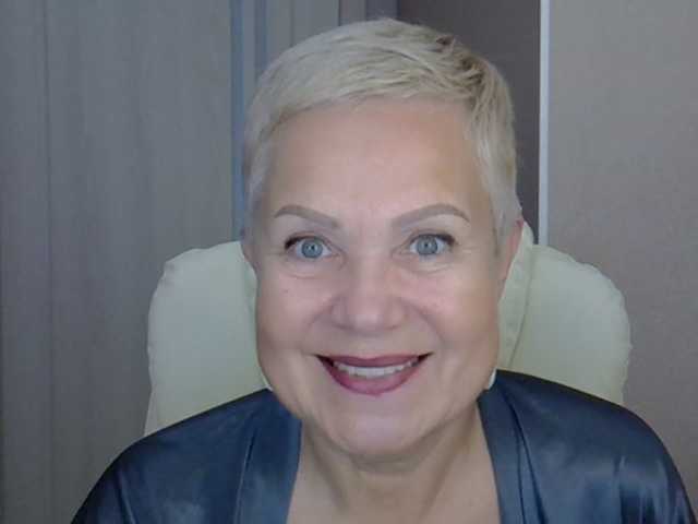 MadamMadam online show from August 16, 3:21 am