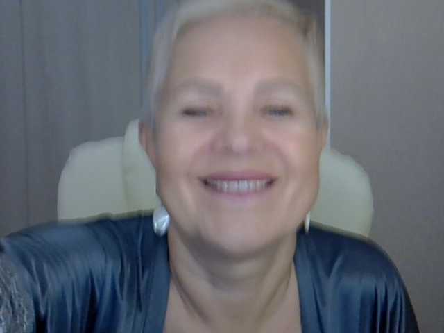 MadamMadam online show from August 16, 4:27 am