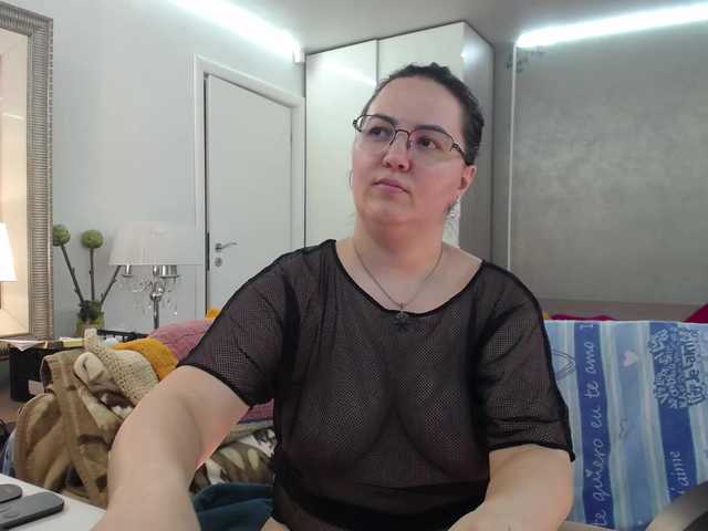 ILoveToFeelU online show from August 8, 3:12 pm