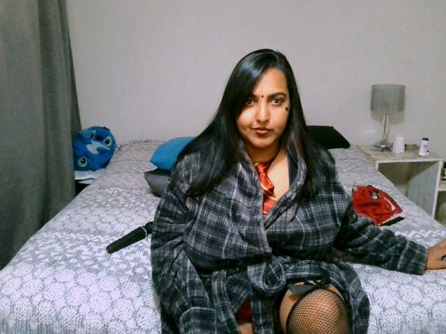 INDIANBEARXX online show from August 14, 10:30 am