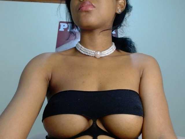 Tatiana Castelo online show from June 18, 5:18 am
