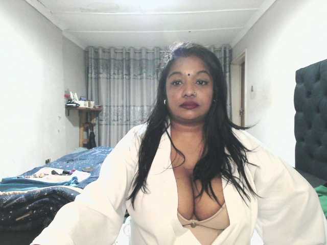 Indianmayaxoxo online show from June 6, 6:57 pm
