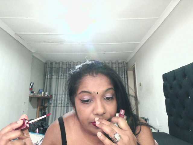 Indianmayaxoxo online show from June 13, 8:11 am
