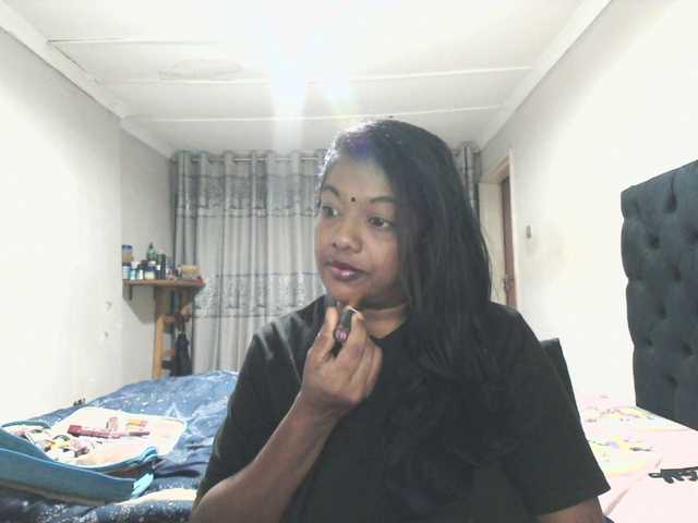 Indianmayaxoxo online show from August 14, 9:51 pm