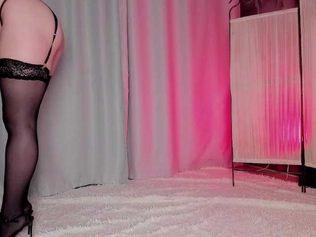 IrenePearcy online show from August 9, 8:59 am