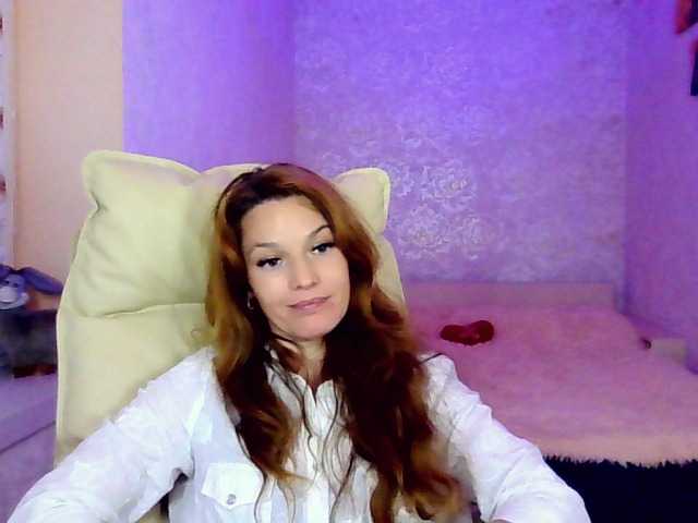 IridessaL online show from August 26, 8:27 pm