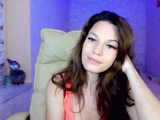 IridessaL online show from August 29, 9:47 pm