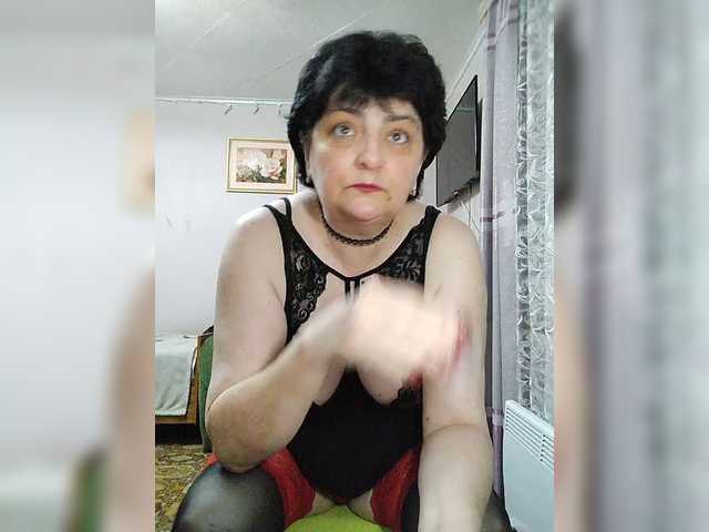 IsXLoves online show from August 9, 6:09 pm