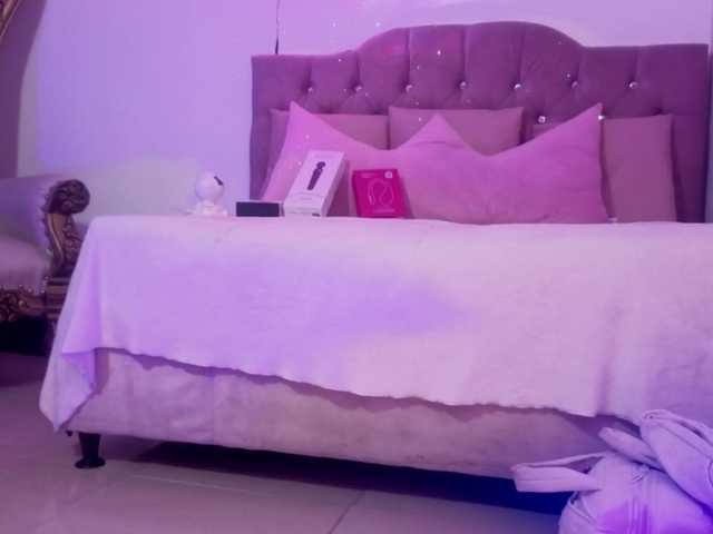Isabela-tay online show from August 14, 11:36 am