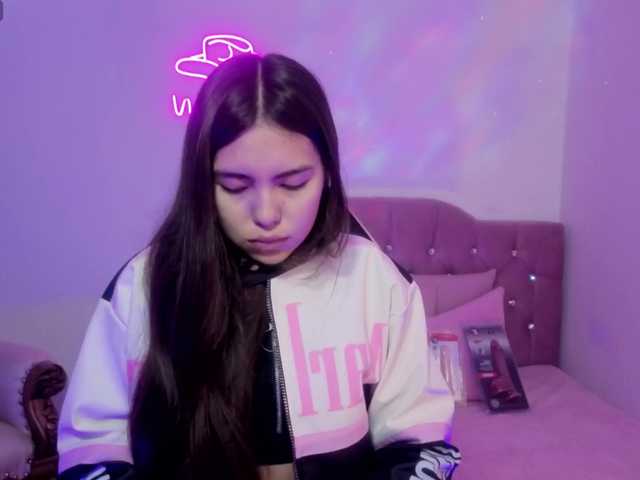 Isabela-tay online show from August 17, 11:37 am