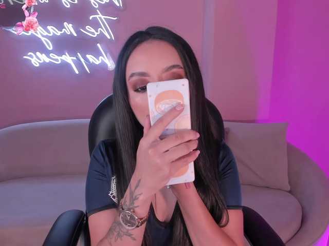 IsabellaMoreau online show from August 3, 8:16 pm