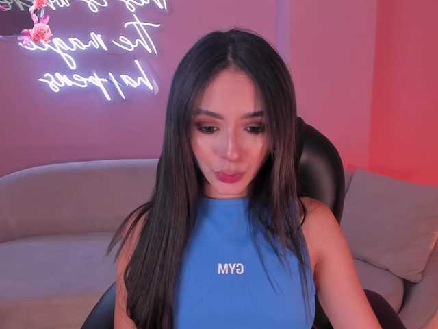 IsabellaMoreau online show from August 4, 9:12 pm