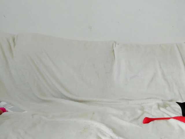 IsraelyGirl online show from May 3, 9:36 am