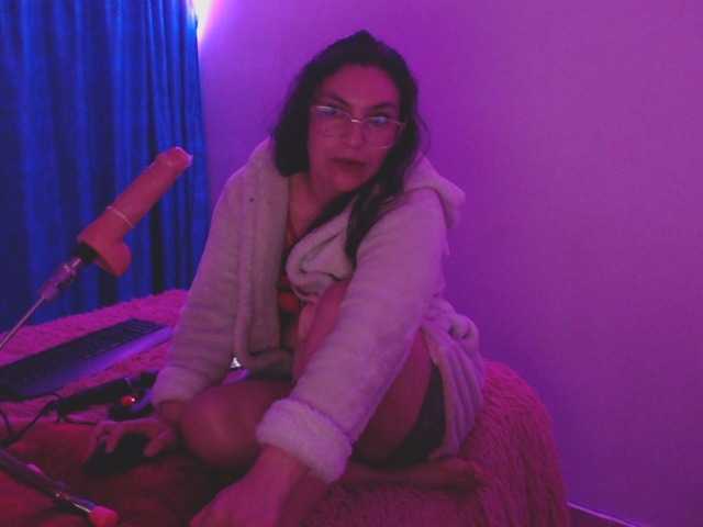 Ivannacrazy1 online show from April 22, 11:41 pm