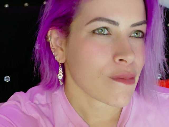 Ivypoison10 online show from August 5, 4:43 am