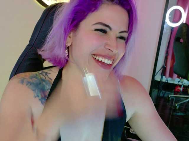 Ivypoison10 online show from August 9, 4:46 am