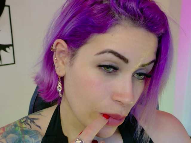 Ivypoison10 online show from August 9, 8:26 am