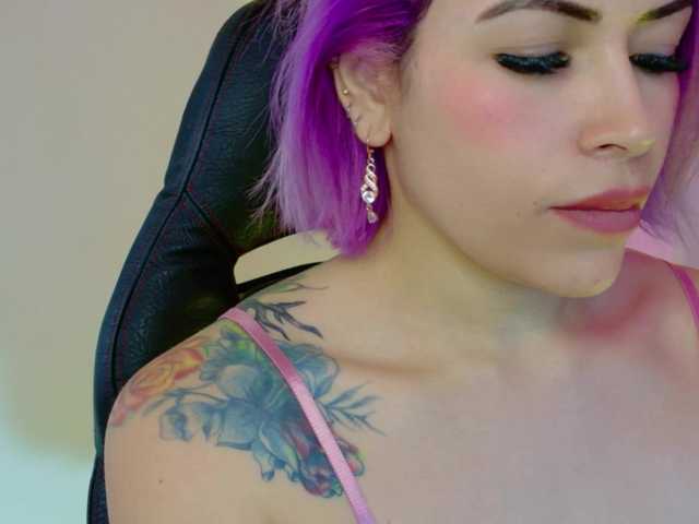 Ivypoison10 online show from August 11, 2:57 am