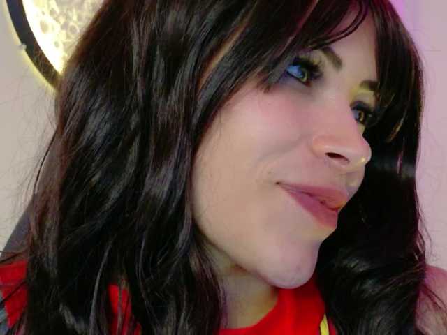Ivypoison10 online show from August 13, 9:23 am