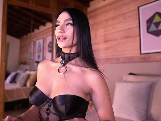 IzzyWild online show from August 11, 10:56 pm