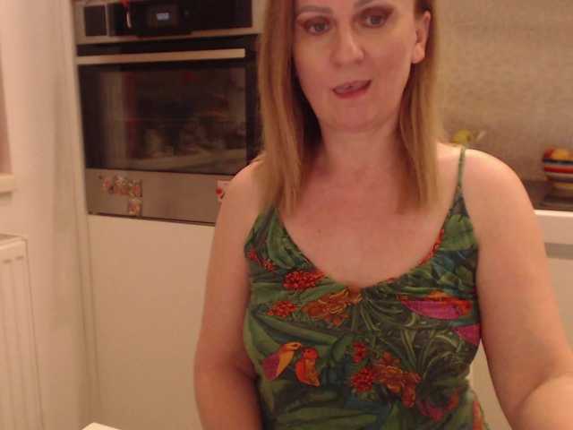 JacquiGray online show from June 25, 11:08 pm