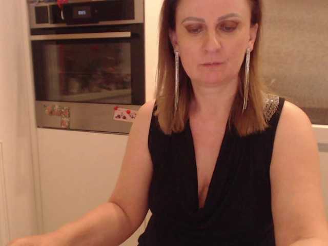 JacquiGray online show from July 4, 8:33 pm