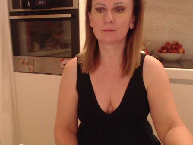 JacquiGray online show from July 7, 10:36 pm