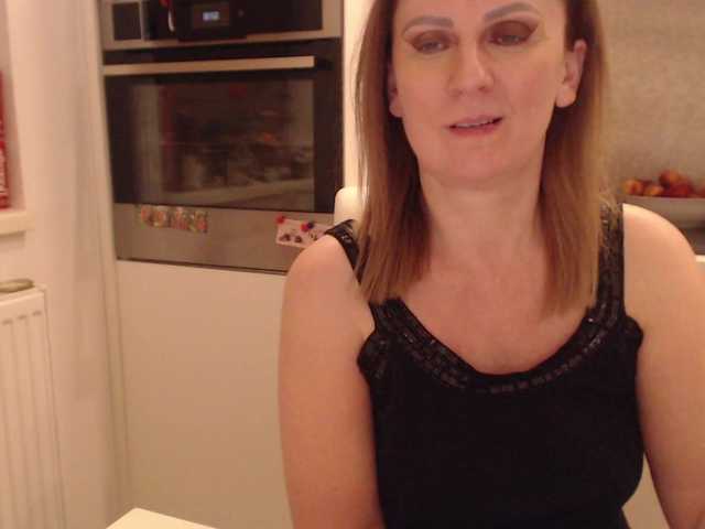 JacquiGray online show from July 9, 11:43 pm