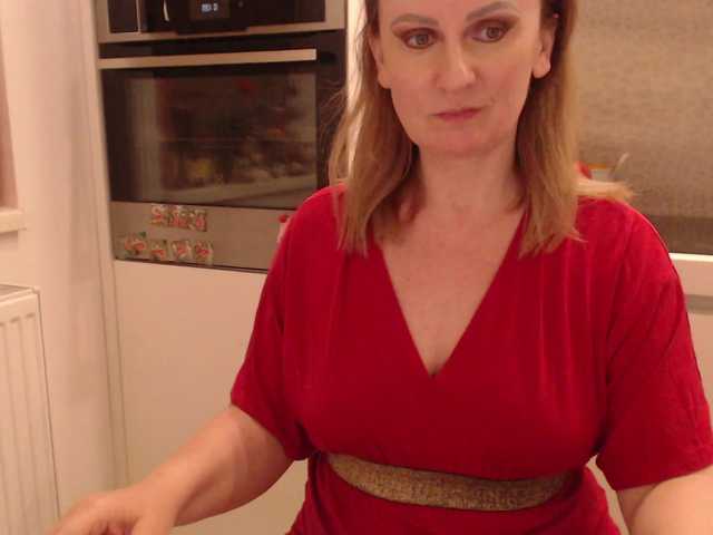 JacquiGray online show from July 21, 10:45 pm
