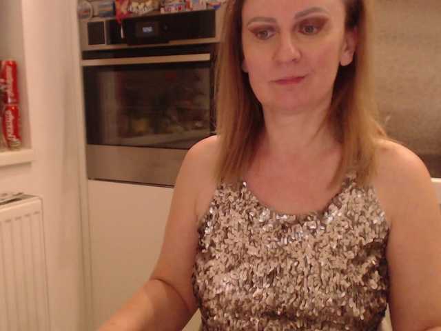 JacquiGray online show from July 26, 11:10 pm