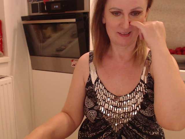 JacquiGray online show from August 3, 11:23 pm