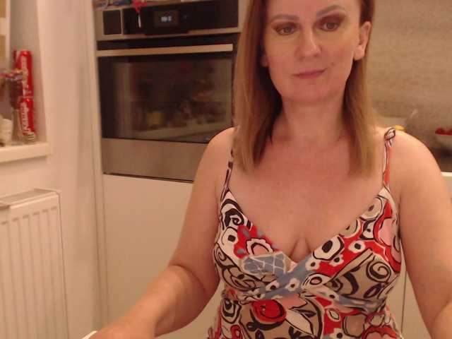 JacquiGray online show from August 5, 10:30 pm