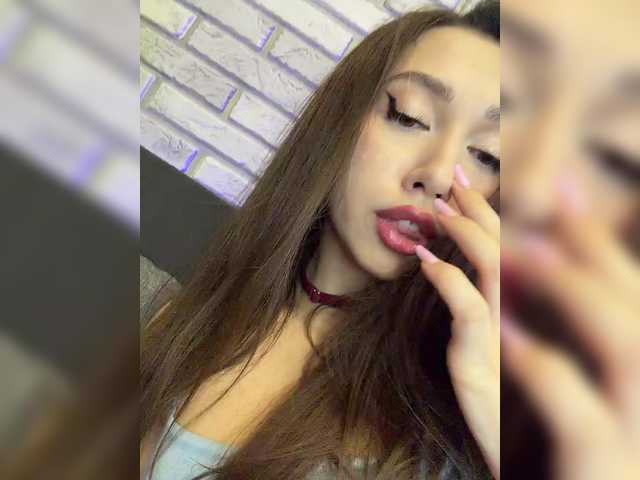 Jade8887 online show from September 4, 11:42 pm