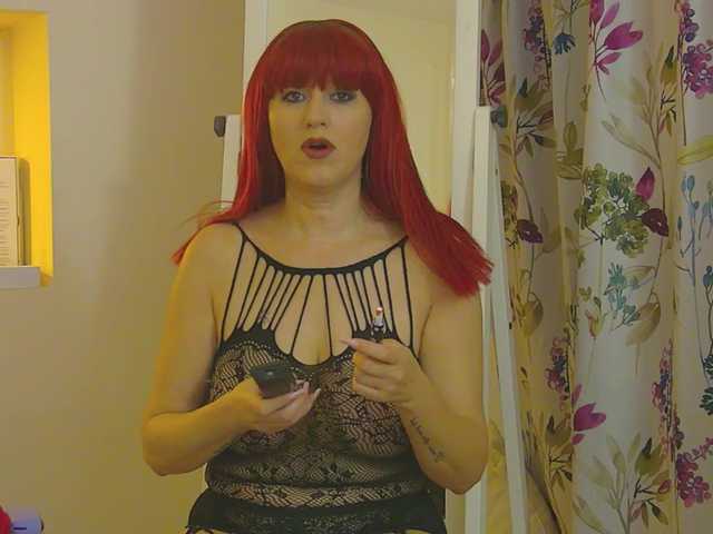 JadeRoyce online show from August 5, 3:37 am